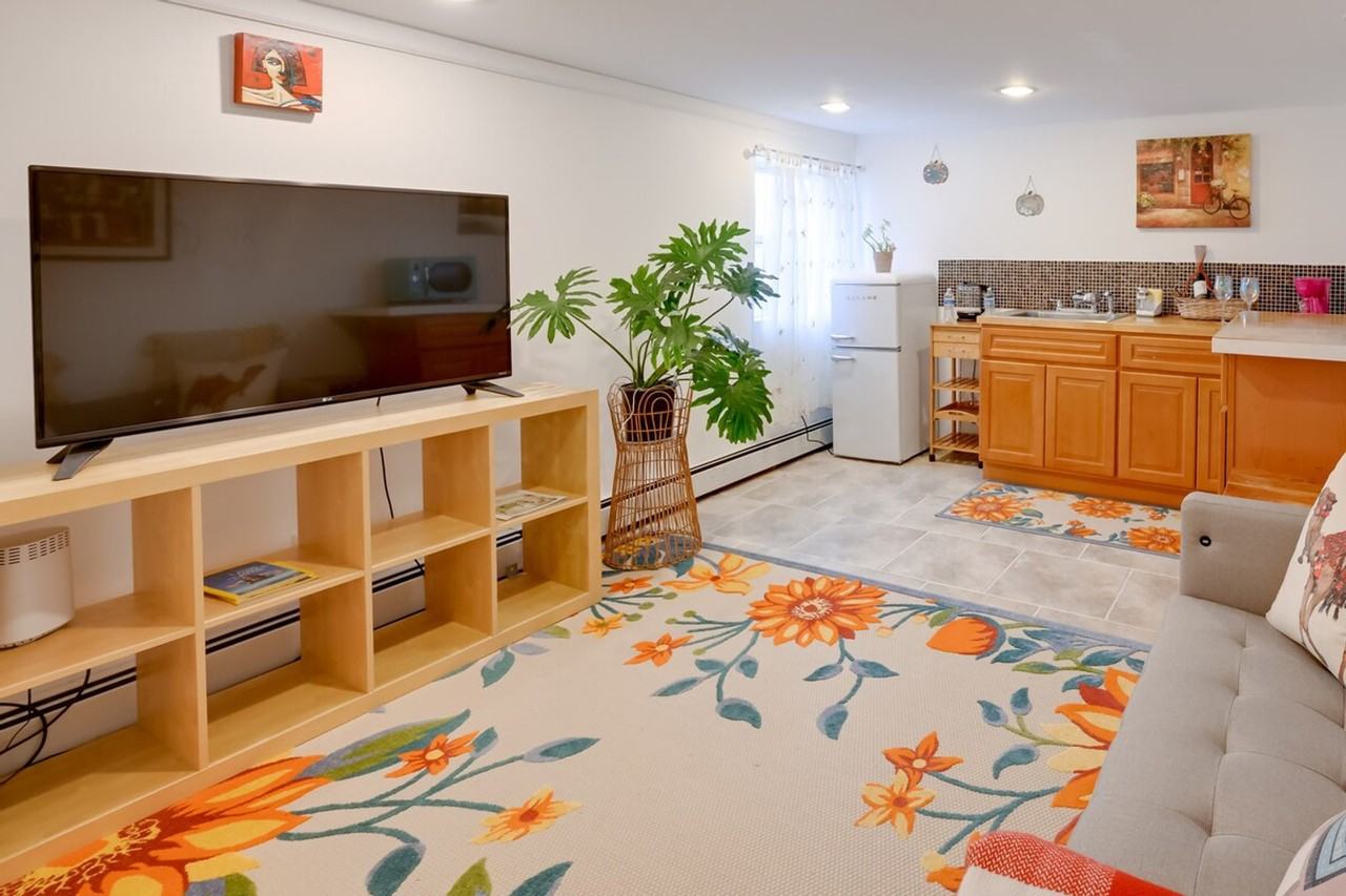 1017 California Pl S #1300282P - Photo 4 of 27