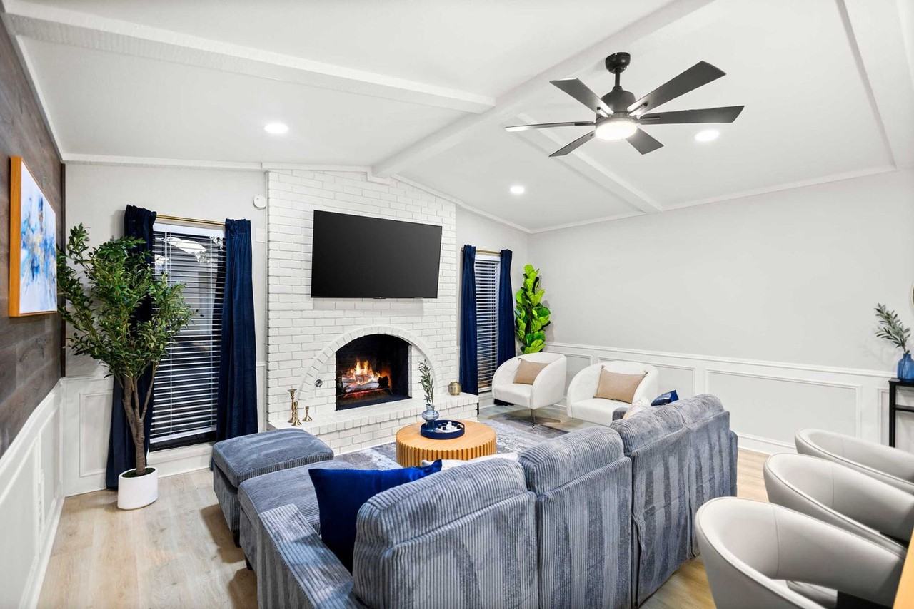 3410 Country Club Dr #1466126P - Photo 5 of 37