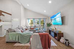 featured image of 13737 Via Tres Vis