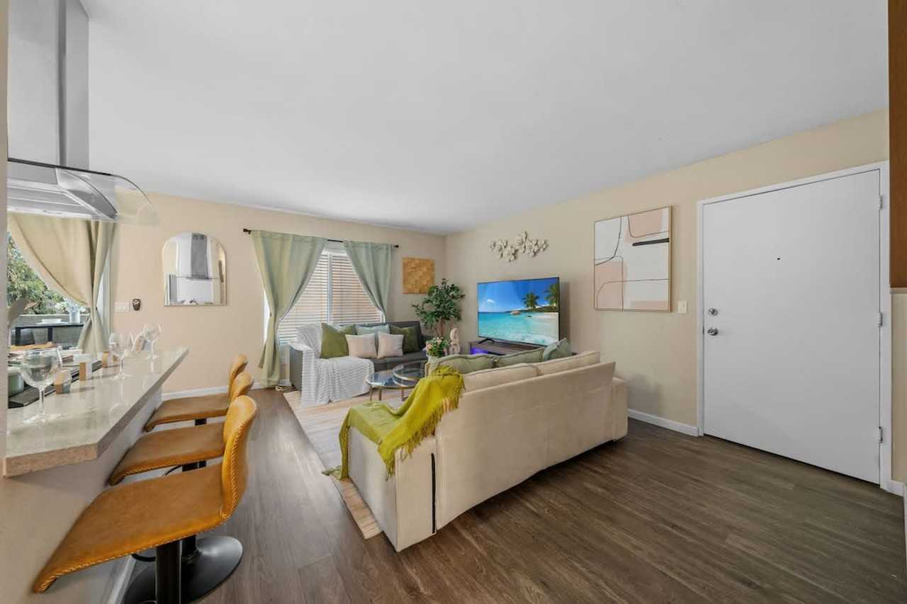 9504 Carroll Canyon Rd #1465015P - Photo 6 of 33