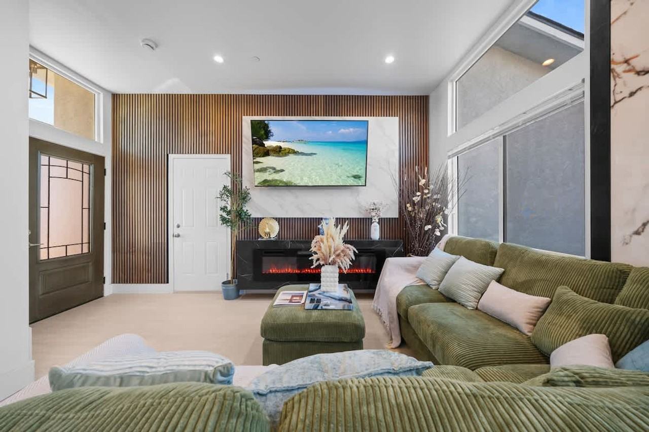 1219 Denver Ln #1465013P - Photo 4 of 50