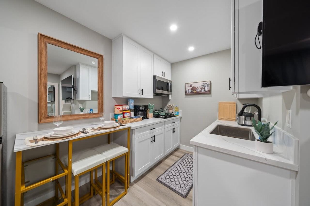 9827 San Diego St #1465002P - Photo 2 of 43