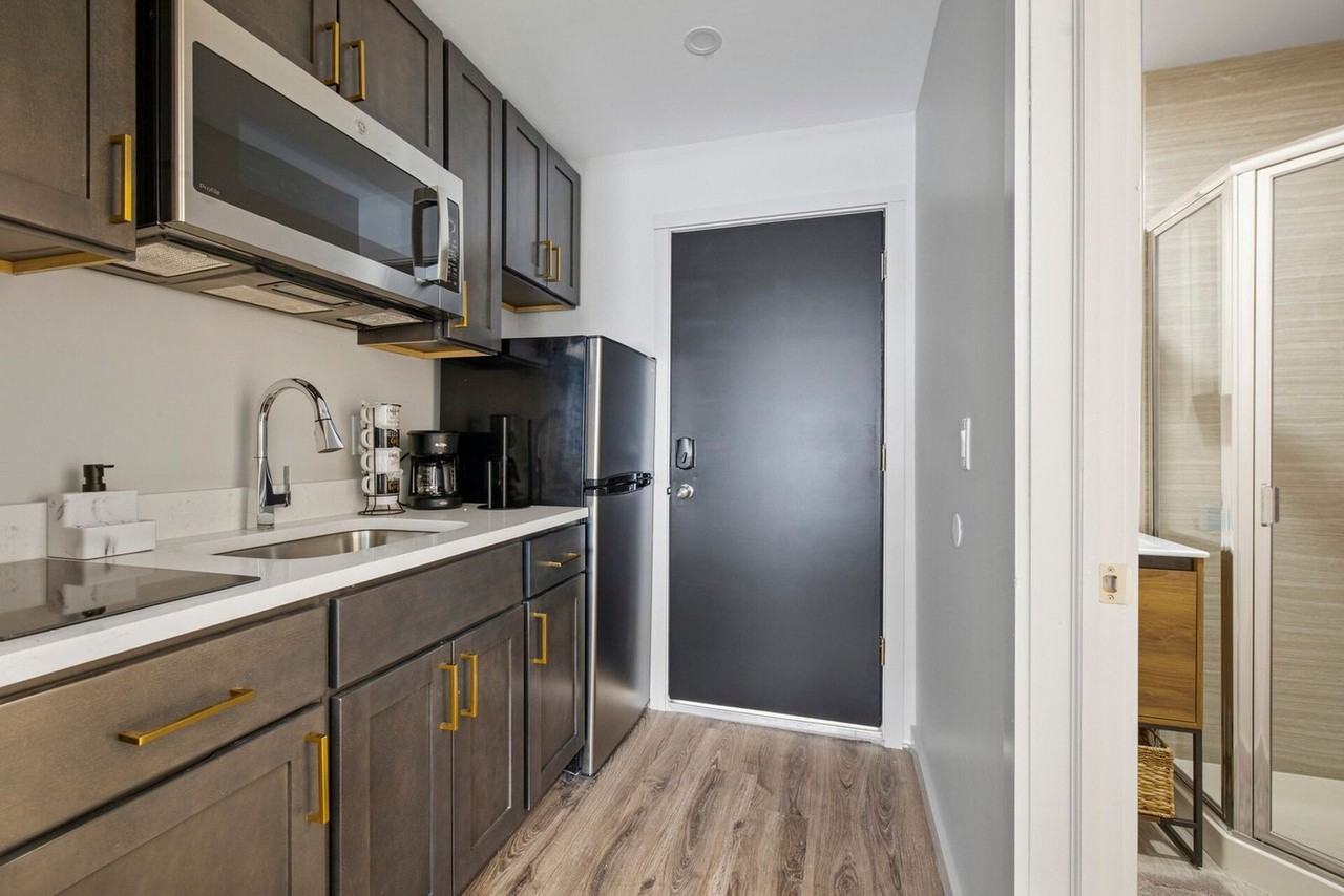 89 Cottage St #1466616P - Photo 3 of 9