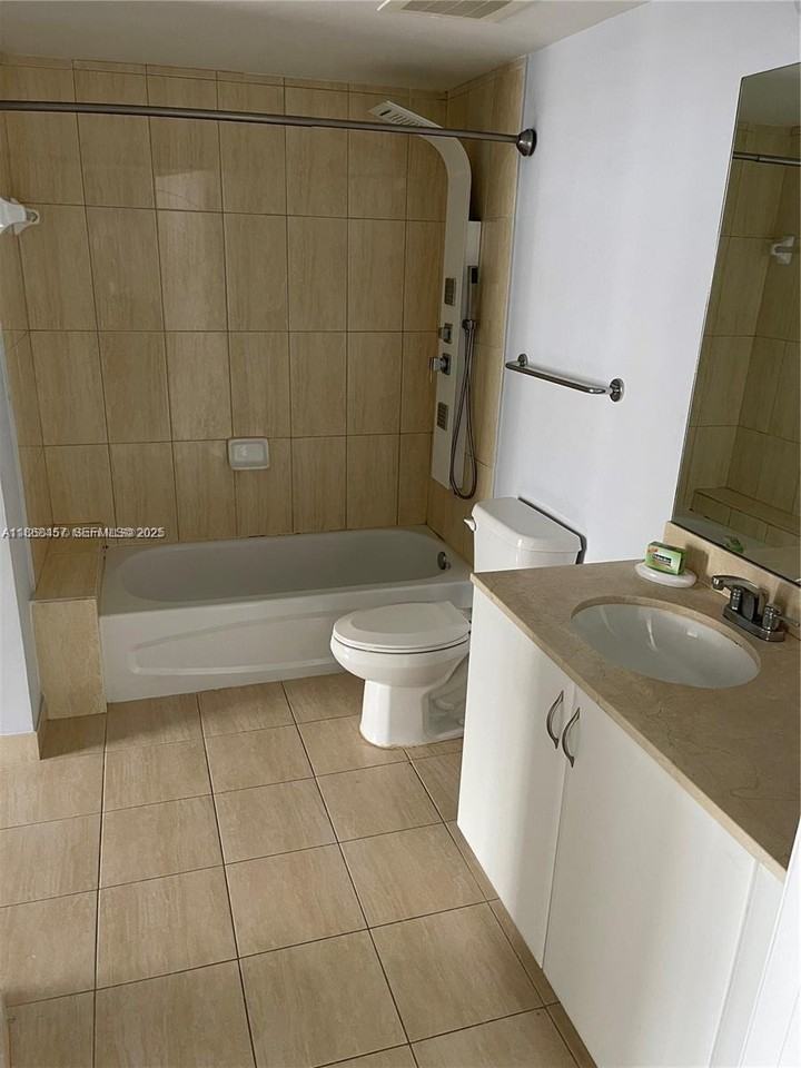 1750 North Bayshore Drive #3504 - Photo 2 of 6