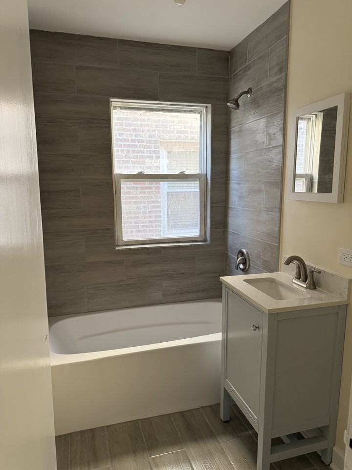 1116 W. 94th St. - Photo 3 of 8