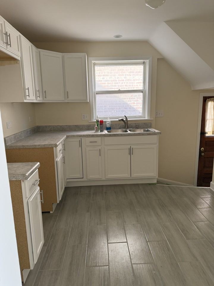 1116 W. 94th St. - Photo 4 of 8