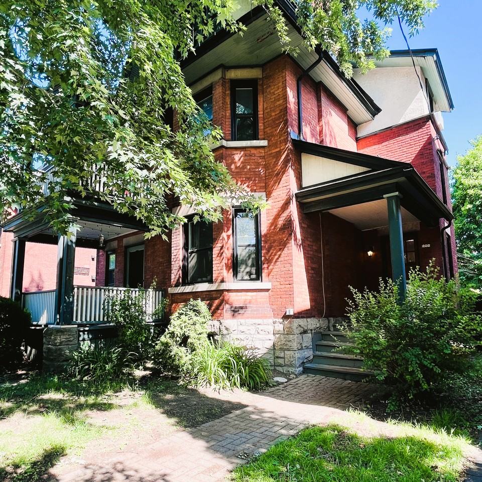 202 Second Avenue - Photo 2 of 6