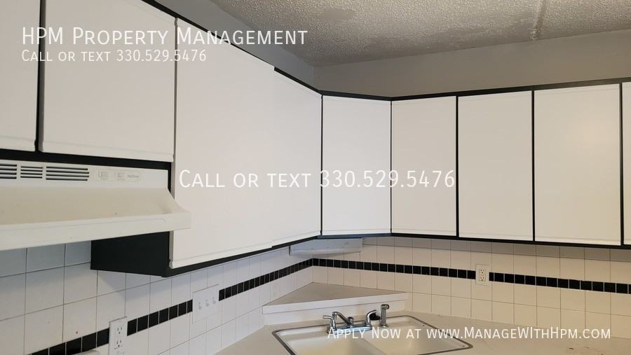 725 E Waterloo Rd #F - Photo 2 of 8