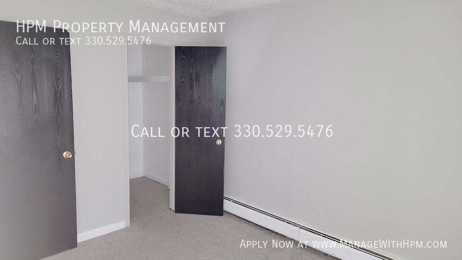 725 E Waterloo Rd #F - Photo 6 of 8