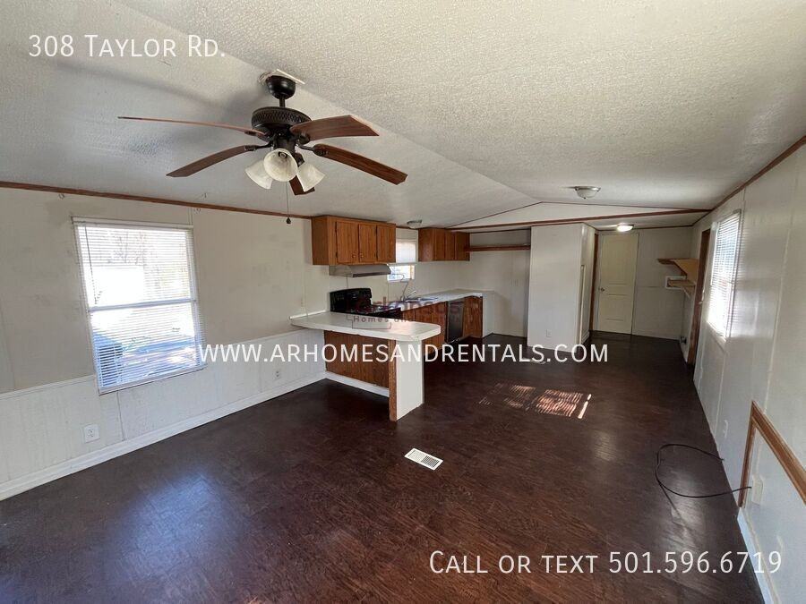 308 Taylor Rd - Photo 2 of 12