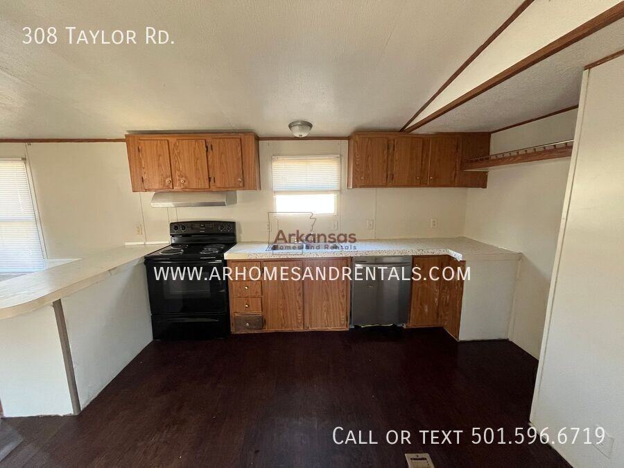 308 Taylor Rd - Photo 4 of 12