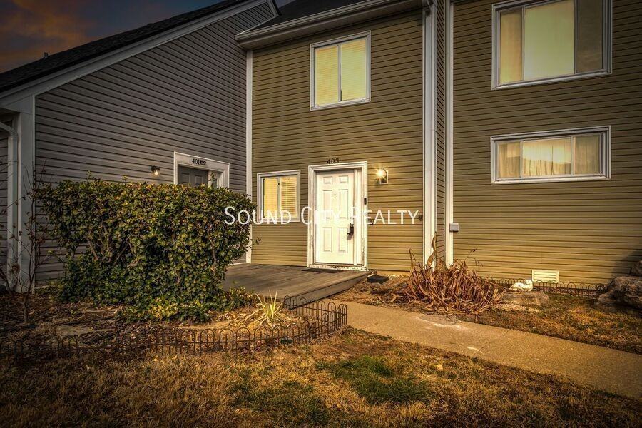 403 Raintree Pl - Photo 2 of 23