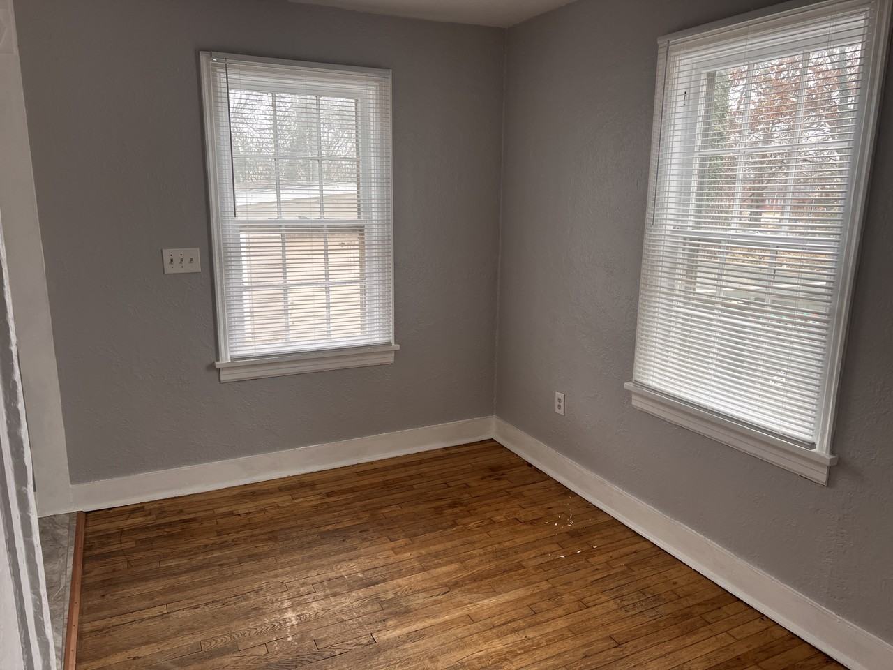 606 Kingwood Dr - Photo 6 of 16