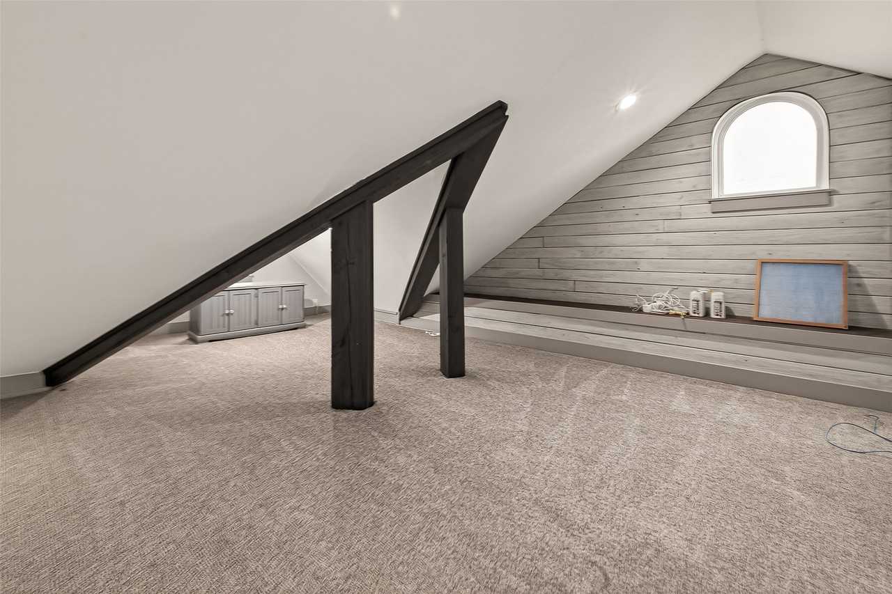 717 W 30th St #717 - Photo 4 of 49