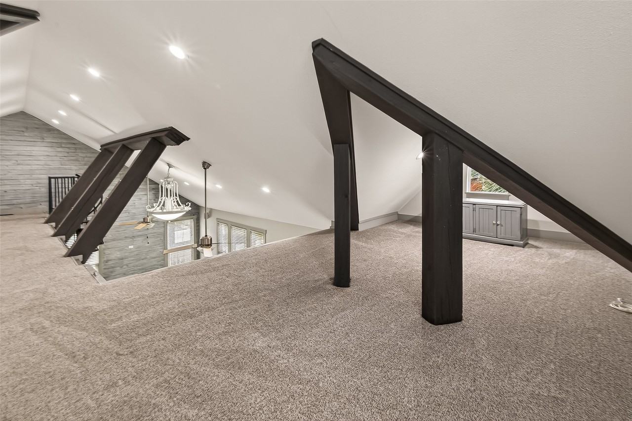 717 W 30th St #717 - Photo 5 of 49