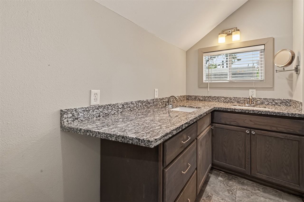 717 W 30th St #717 - Photo 7 of 49