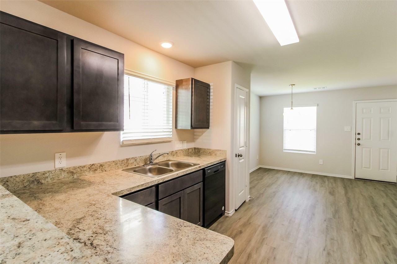 13465 Musky Dr #13465 - Photo 4 of 18