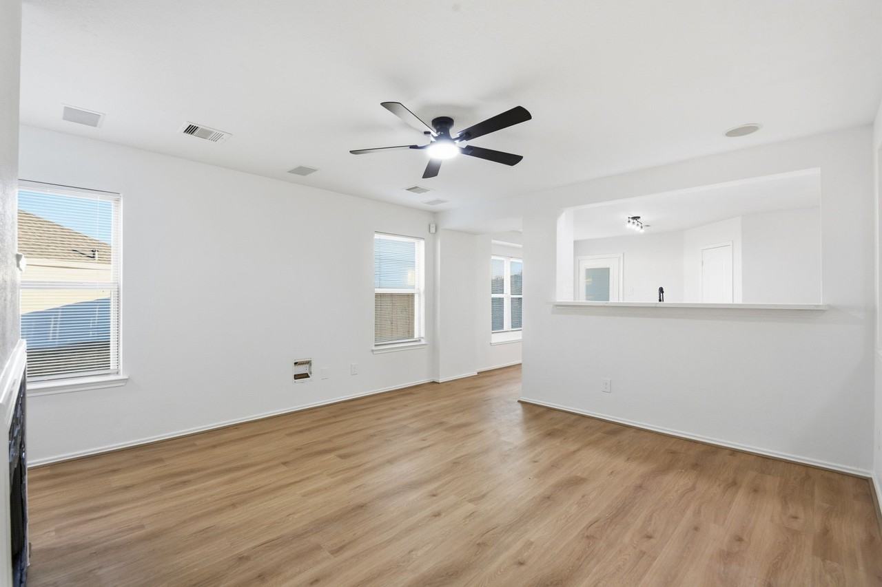 20615 Moonrise River Ln #20615 - Photo 7 of 32