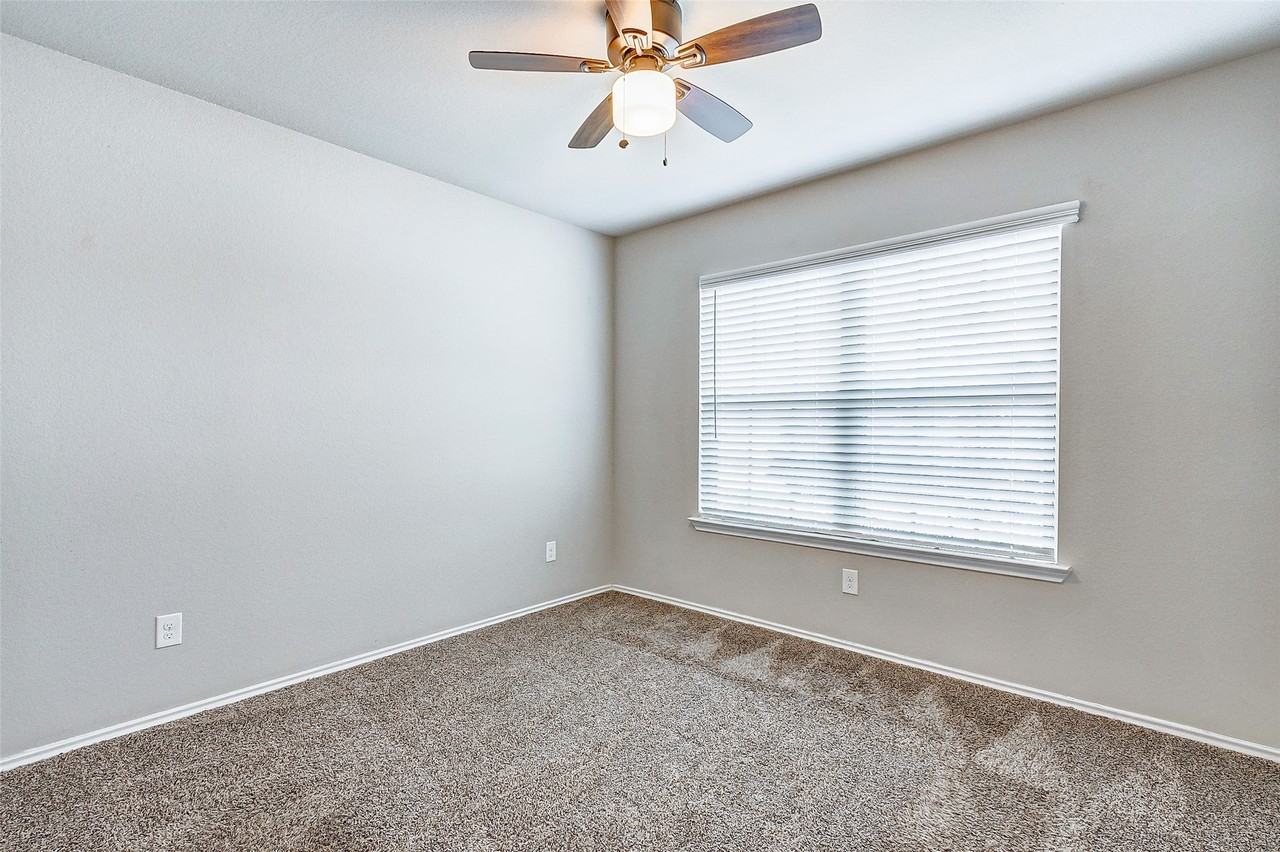 10135 Shagbark Hickory Ct #10135 - Photo 6 of 35