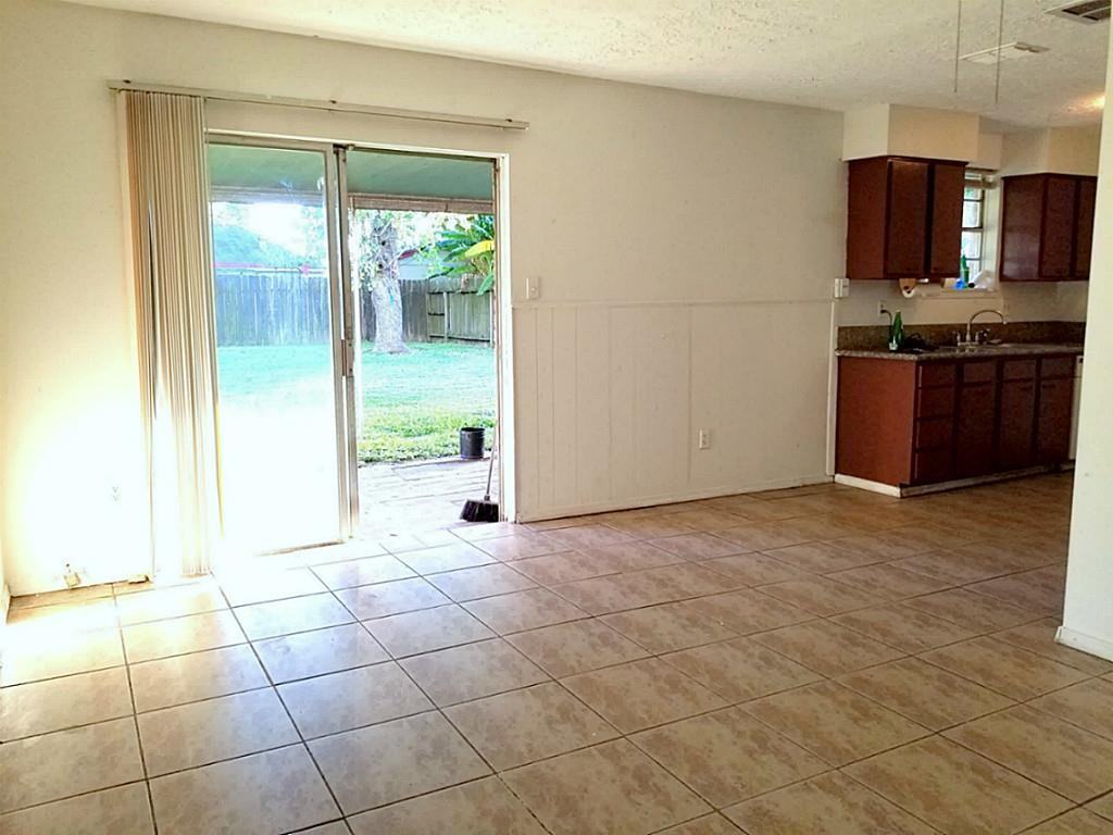 11523 Glenwolde Dr #11523 - Photo 2 of 10