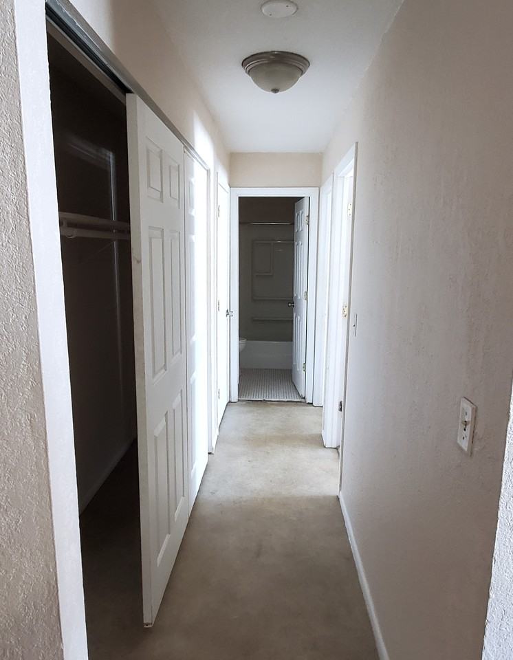 Green Hill - Photo 7 of 18