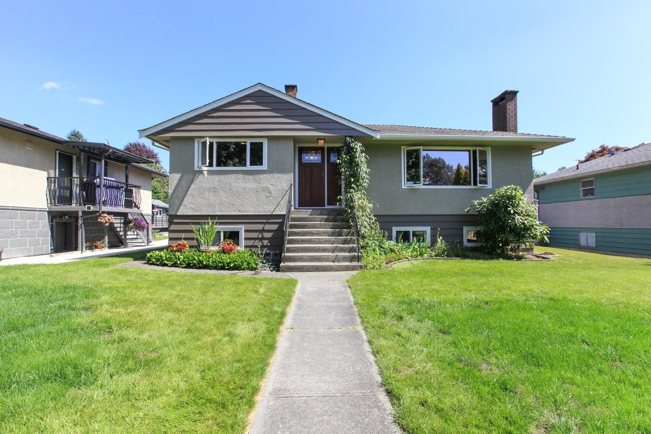 2956 Noel Drive - Photo 2 of 22