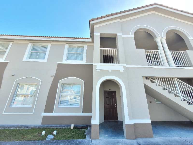 2903 Sw 17Th Ave #106 - Photo 2 of 16