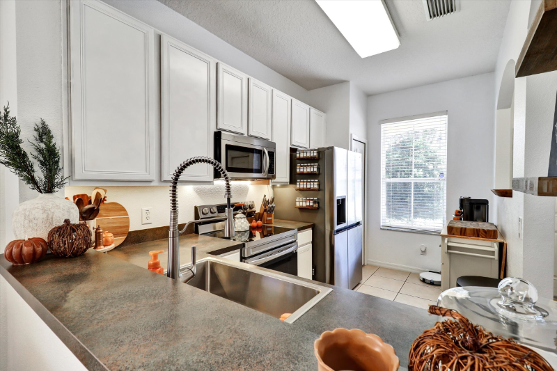 2761 Retreat View Cir - Photo 7 of 38