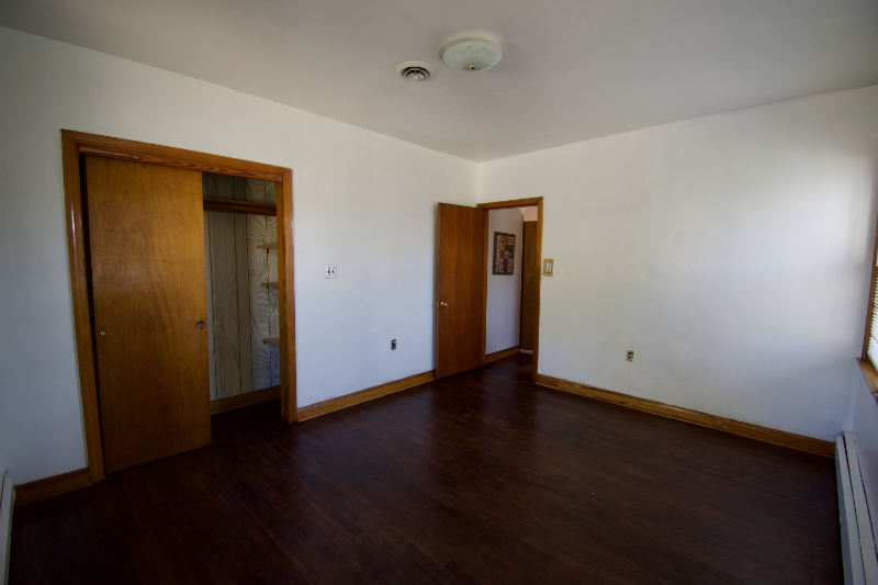 1241 Locust Ave - Photo 5 of 6
