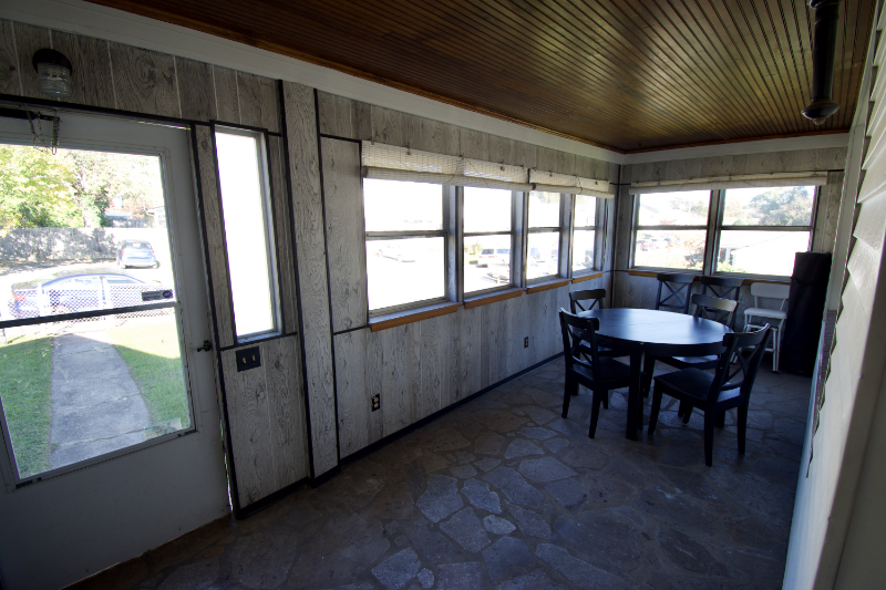 1241 Locust Ave - Photo 6 of 6