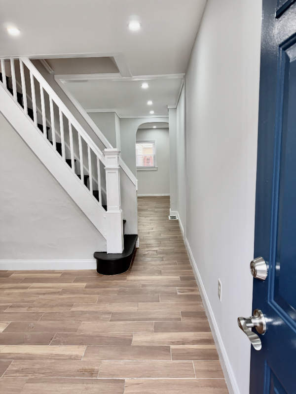 2606 E Madison St - Photo 4 of 36