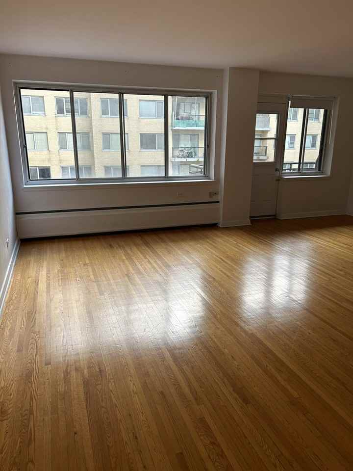 1260 Av du Docteur-Penfield - Photo 2 of 8