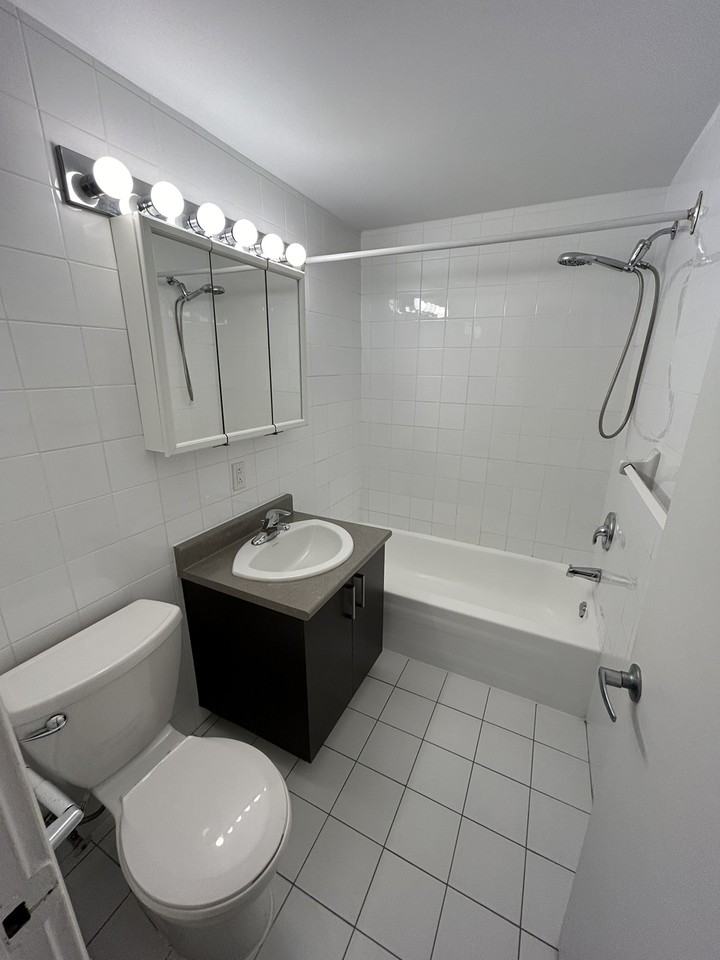 1260 Av du Docteur-Penfield - Photo 7 of 8