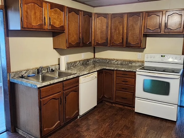 2514 Q St - Photo 2 of 15