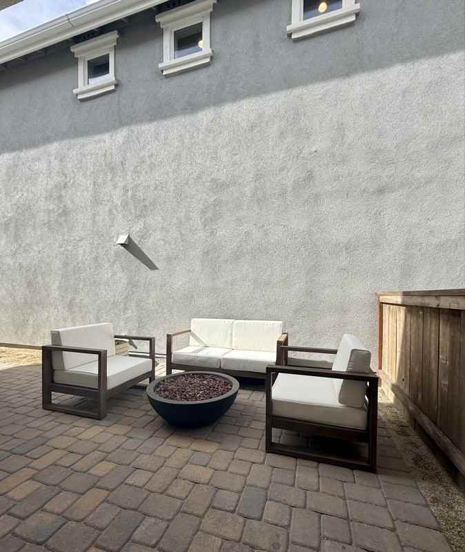 1287 Grove St - Photo 4 of 11