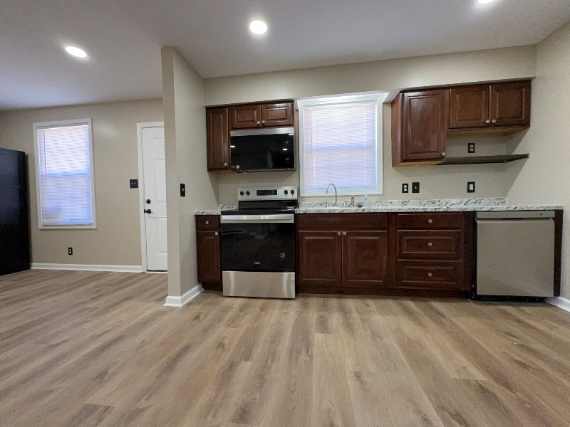 2741 Jones Ave #B - Photo 3 of 36