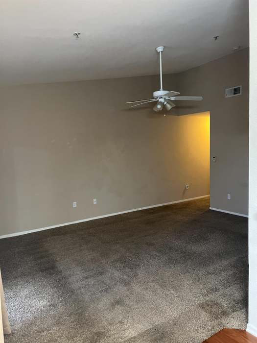 565 Peerless Way - Photo 3 of 6