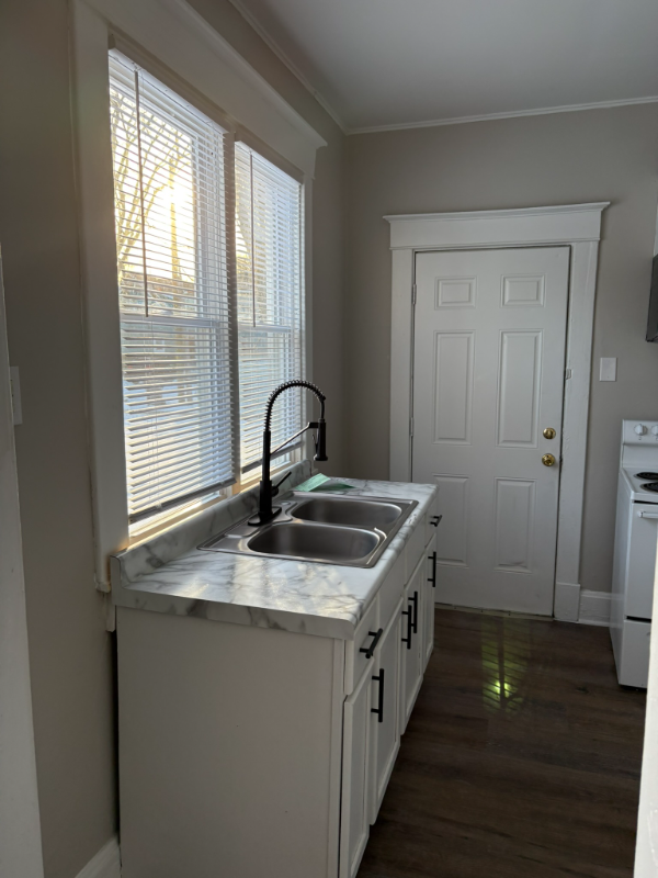 3130 N Park Ave - Photo 7 of 12