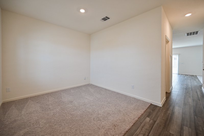 13530 Kinsman Rd - Photo 2 of 20