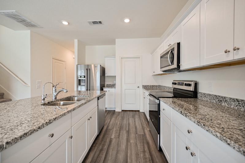 13530 Kinsman Rd - Photo 5 of 20