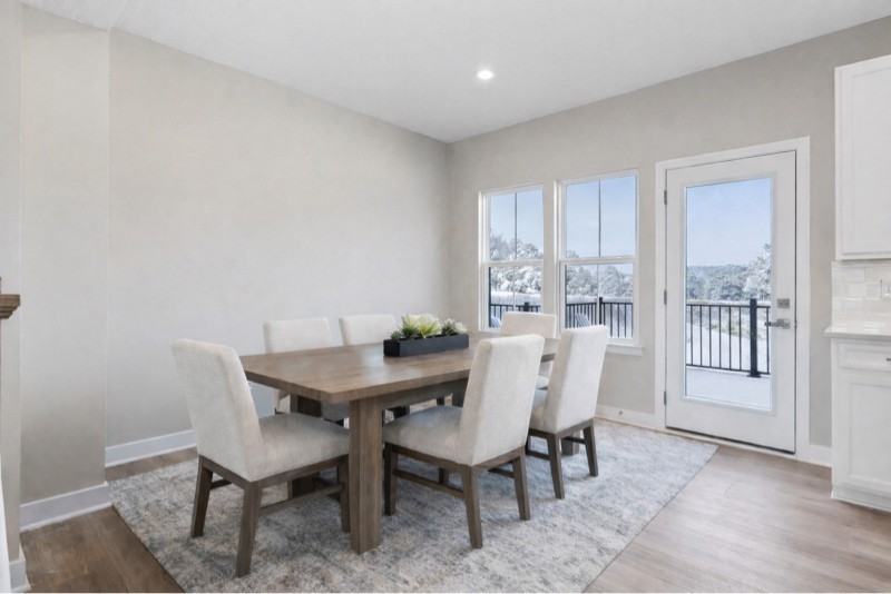 214 Hunter Dr - Photo 2 of 19