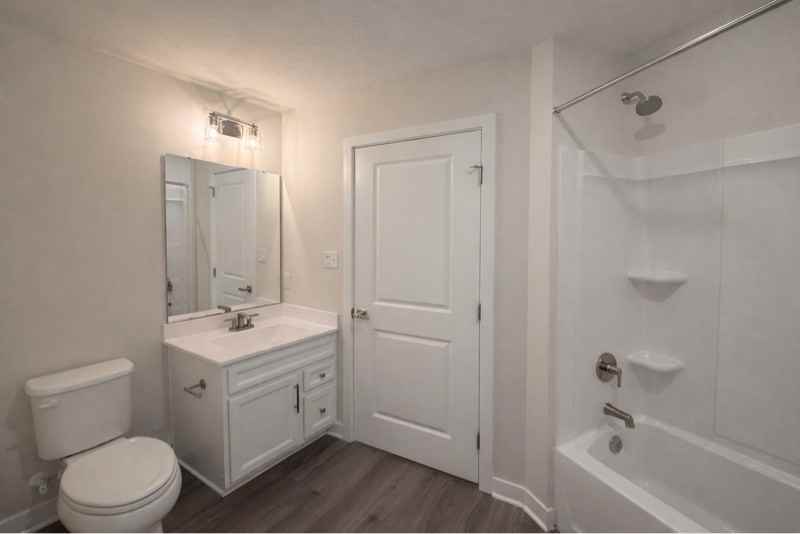 214 Hunter Dr - Photo 3 of 19