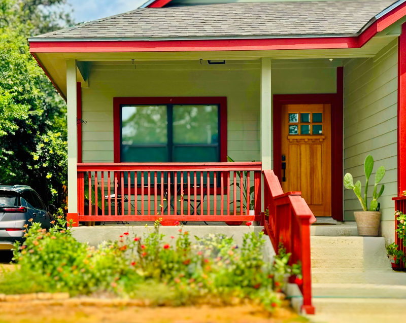 607 Dawson St - Photo 4 of 18