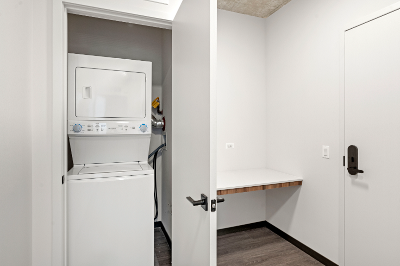 160 N Ashland Ave - Photo 6 of 14