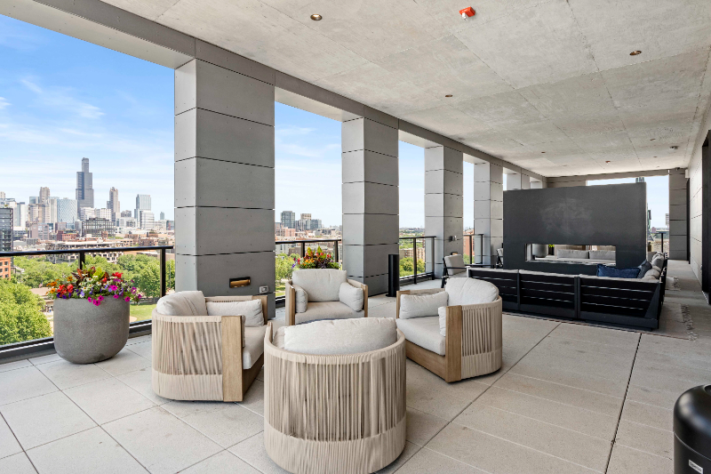 160 N Ashland Ave - Photo 7 of 14