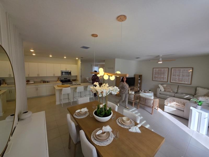 19609 Seterrace - Photo 2 of 16