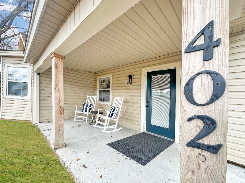 402 Wallace Dean Rd - Photo 2 of 20