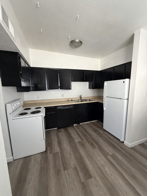 2833 E Le Marche Ave #201 - Photo 7 of 13