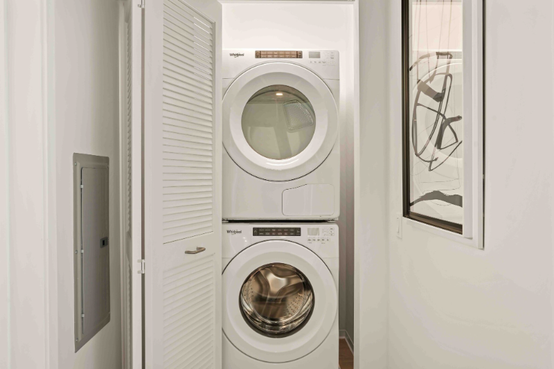 2099 S Wabash Ave - Photo 6 of 8