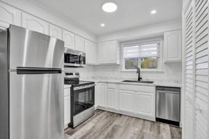 featured image of 229 Sw 1st Ave